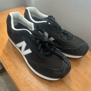 Women’s New Balances Tennis Shoe size 10.5